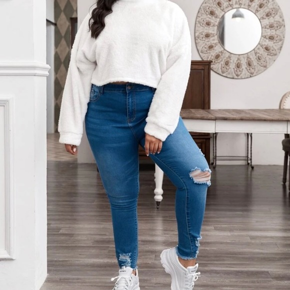 DROP SHOULDER TEDDY PULLOVER SWEATER - Picture 4 of 7